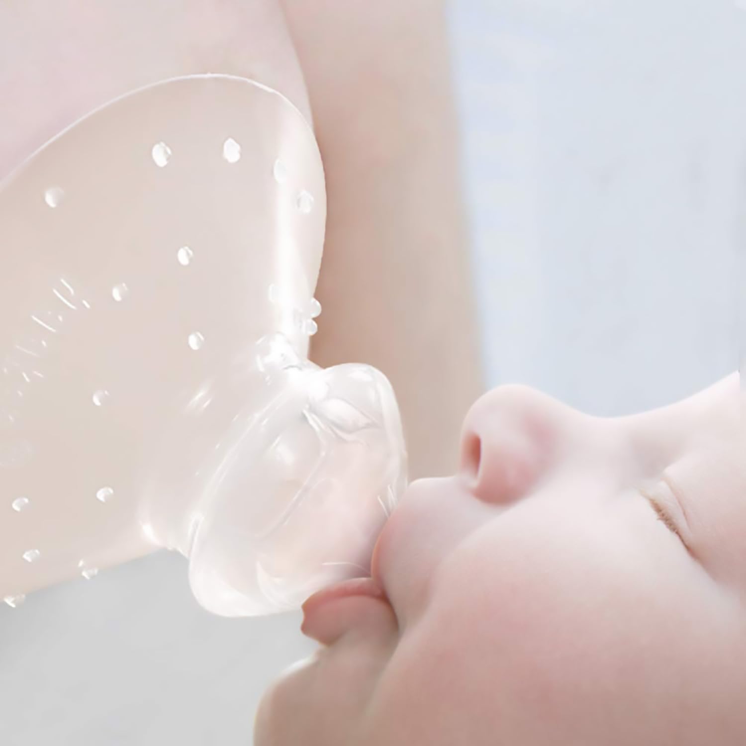 haakaa-original-extra-soft-flexible-silicone-nipple-shields-for-nursing-1pc image 2