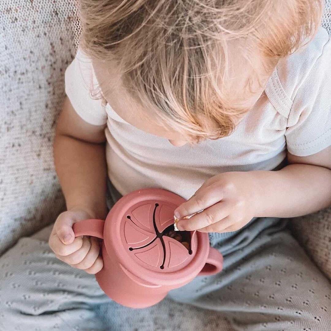 haakaa-sip-n-snack-cup-2-in-1-sippy-cup-snack-container-drop-proof-9-oz-grey image 5