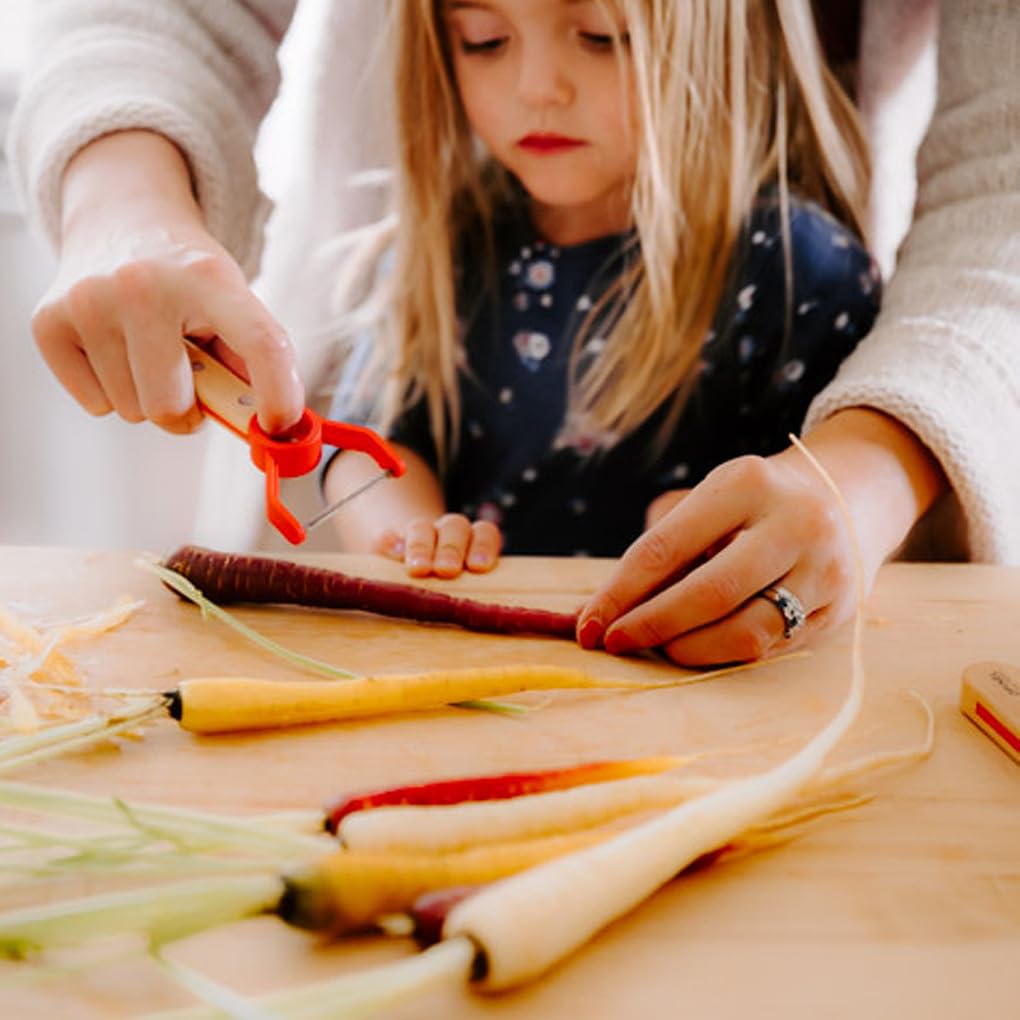 opinel-le-petit-chef-peeler-for-children-montessori-kitchen-tool-made-in-france image 8