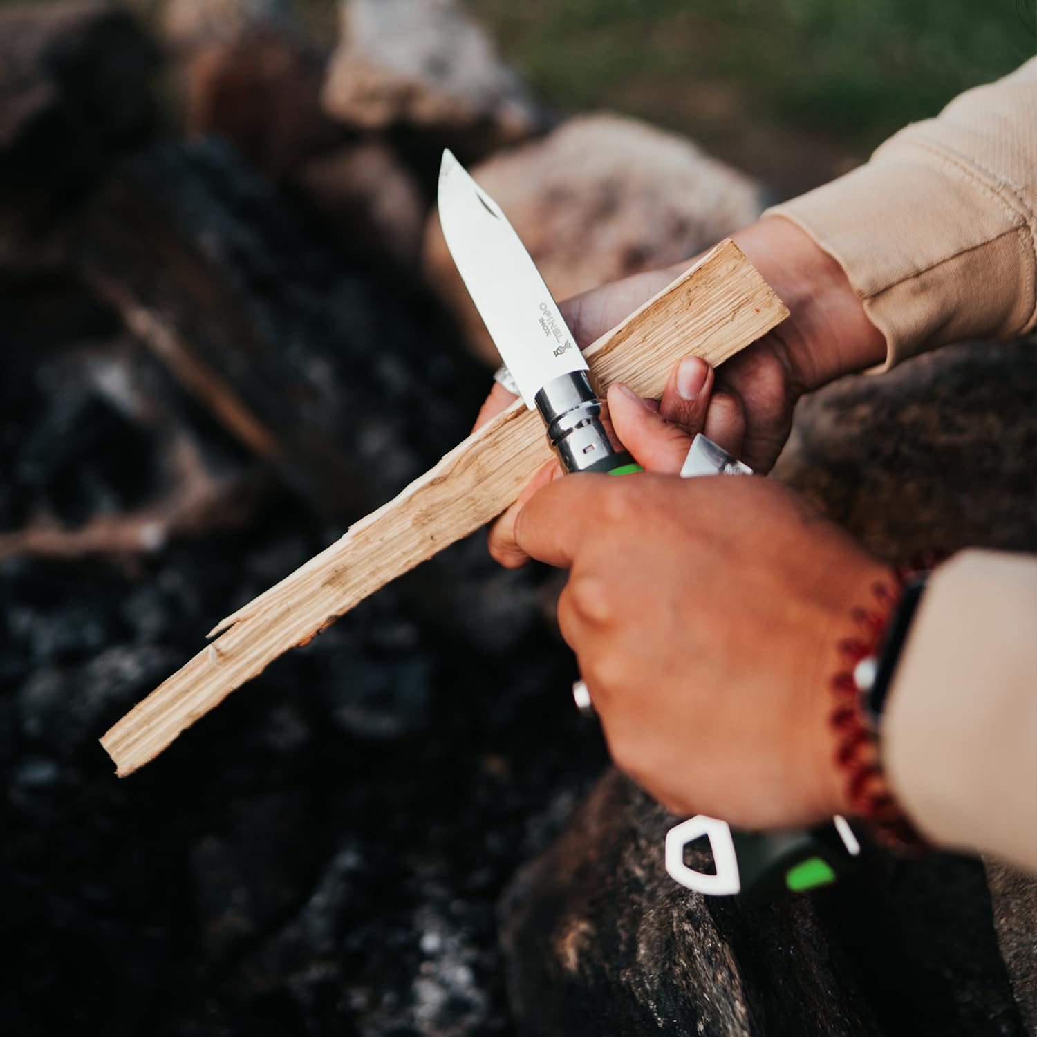 opinel-no-12-explore-outdoor-camping-folding-knife-with-tick-remover-green image 7