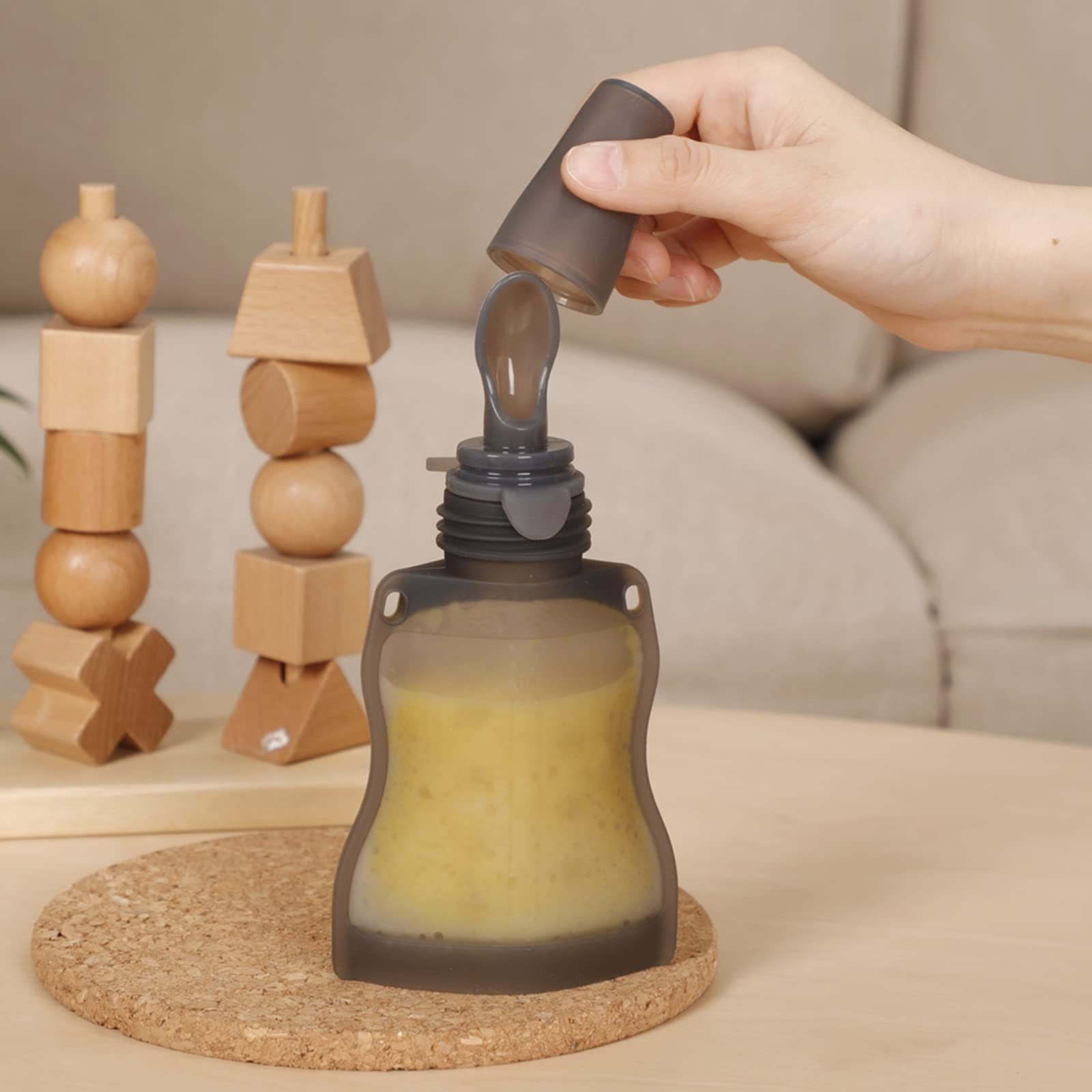 haakaa-silicone-baby-food-dispensing-spoon-stand-up-pouch-with-feeding-spoon-130 image 1