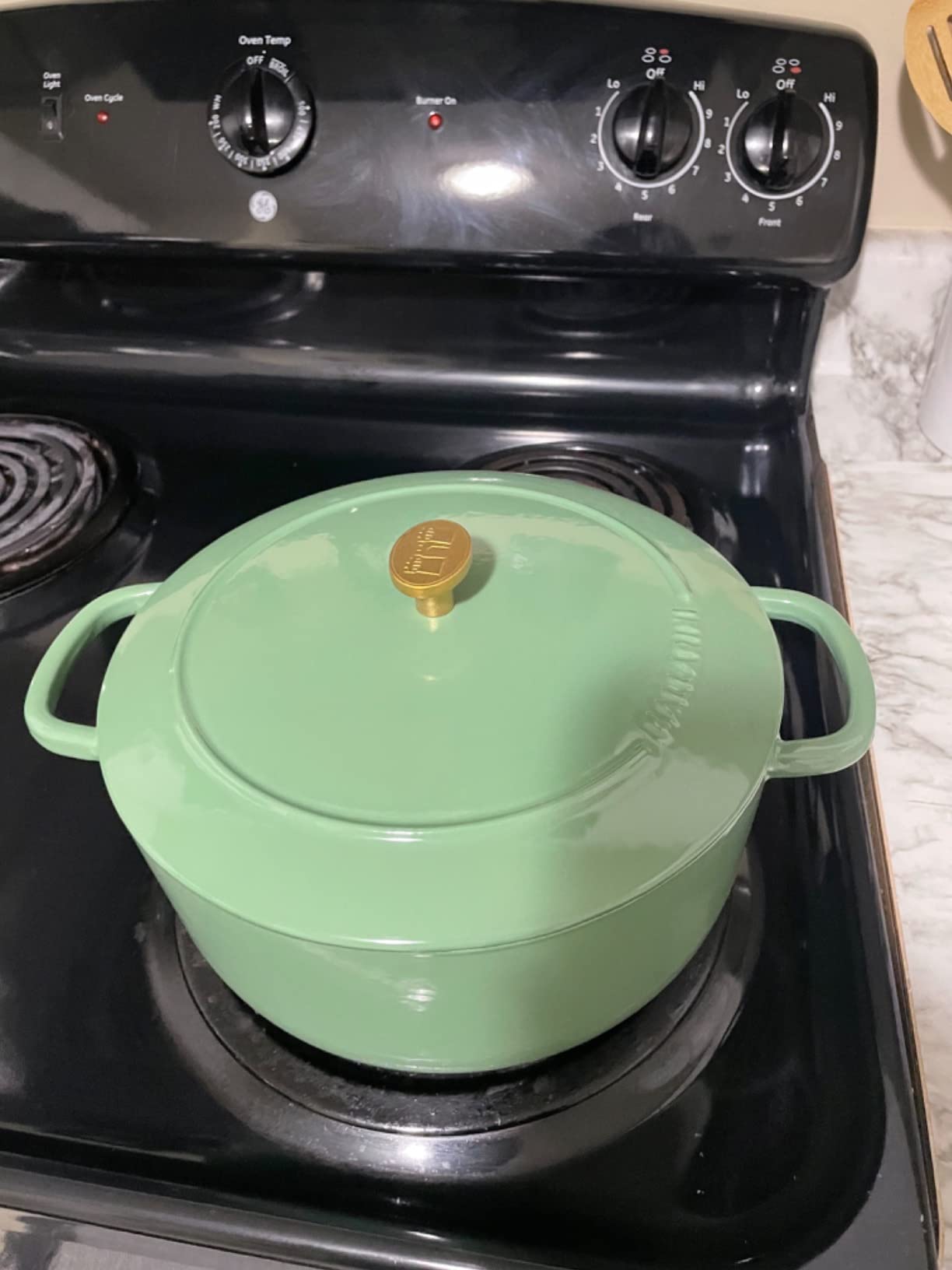 Solid Dutch oven