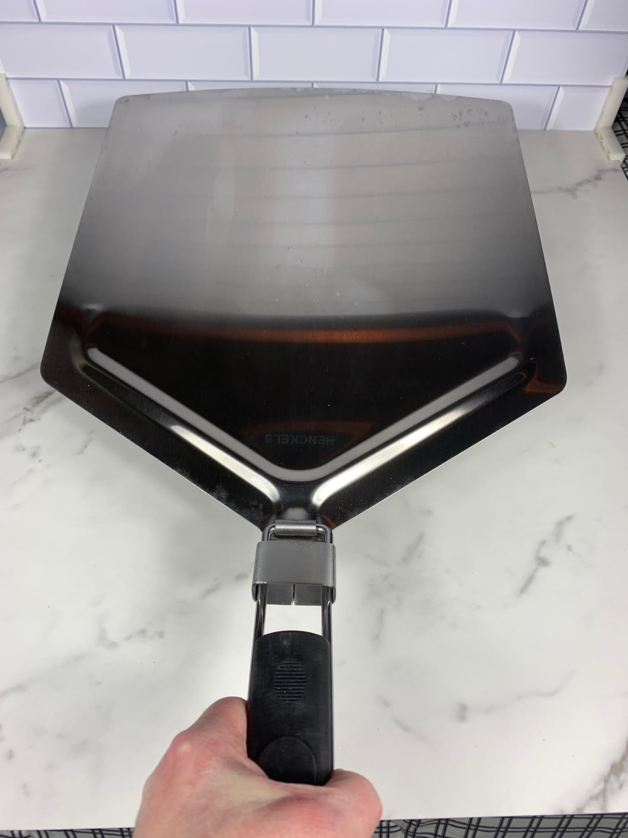 Excellent pizza peel