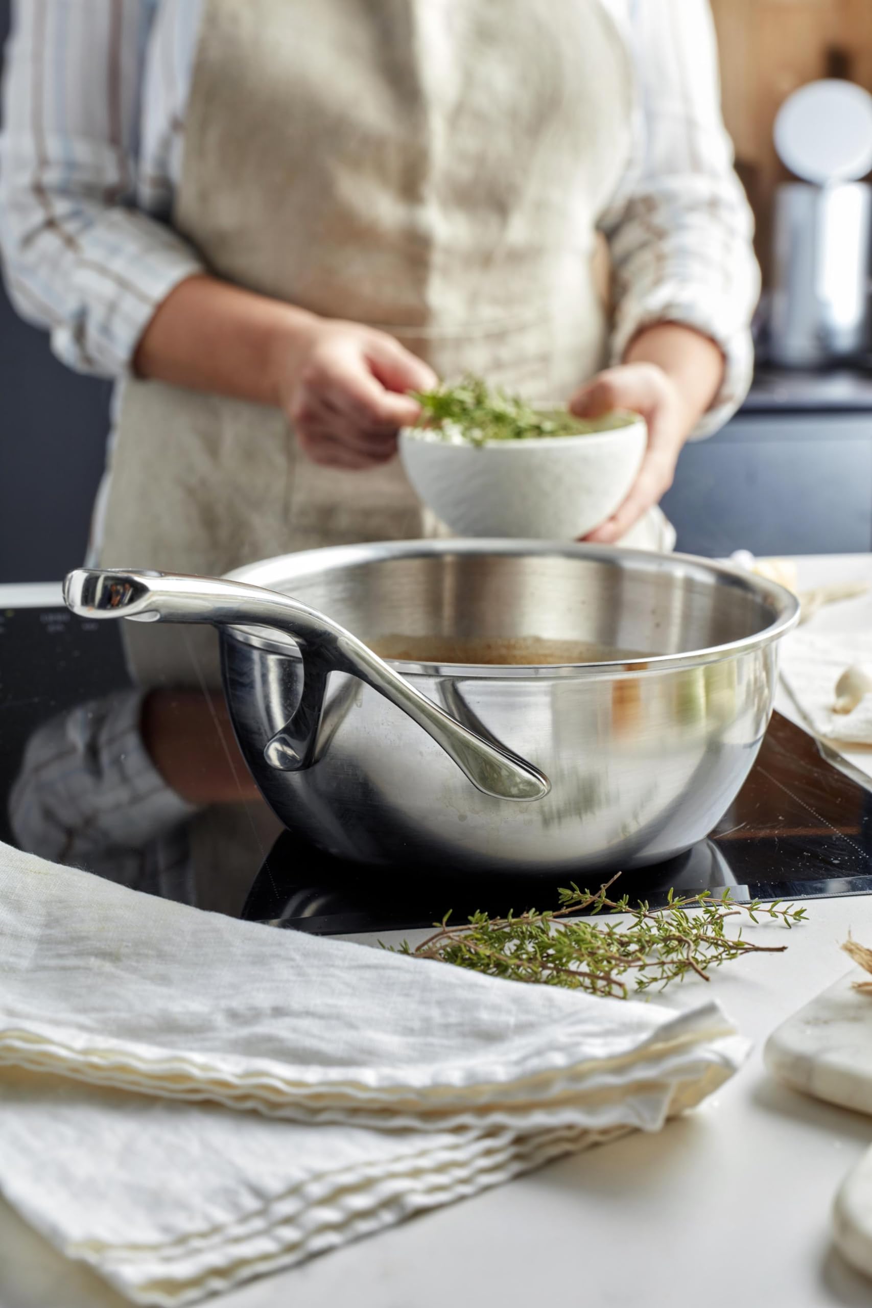 demeyere-atlantis-2-6-quart-conic-sauteuse-pan-with-stainless-steel-lid image 2