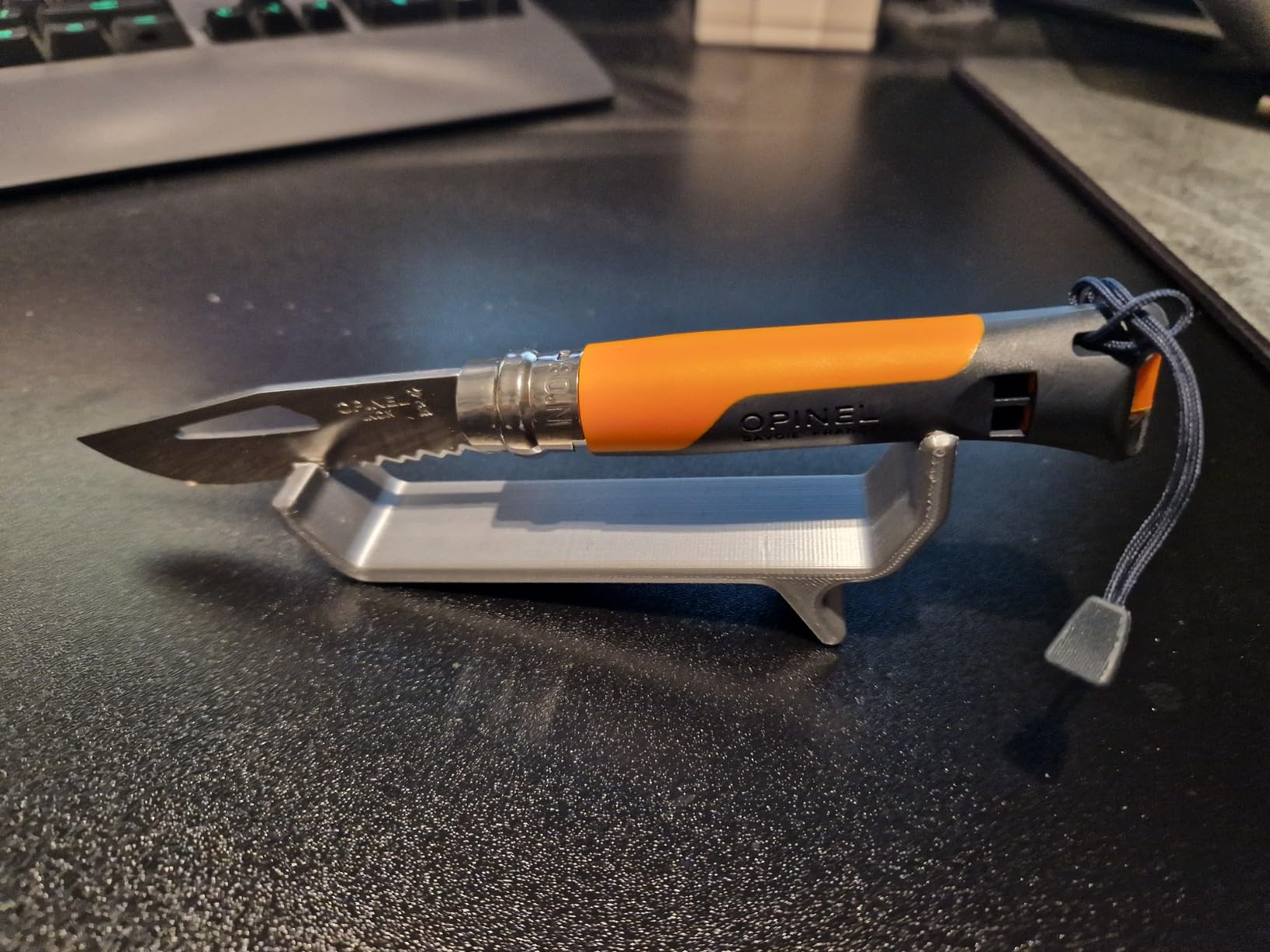 Handy outdoor tool