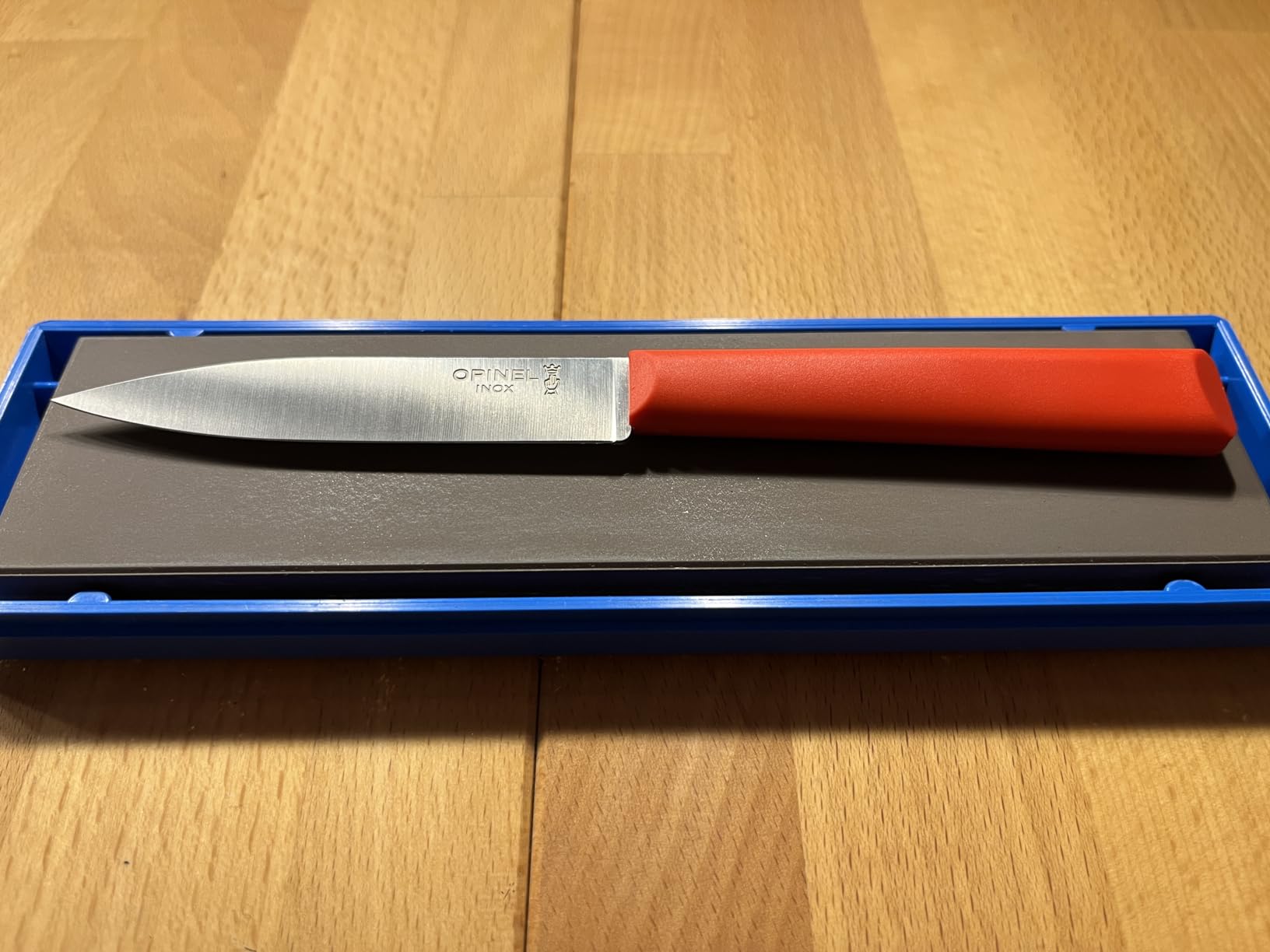 Nice knife, but color is different