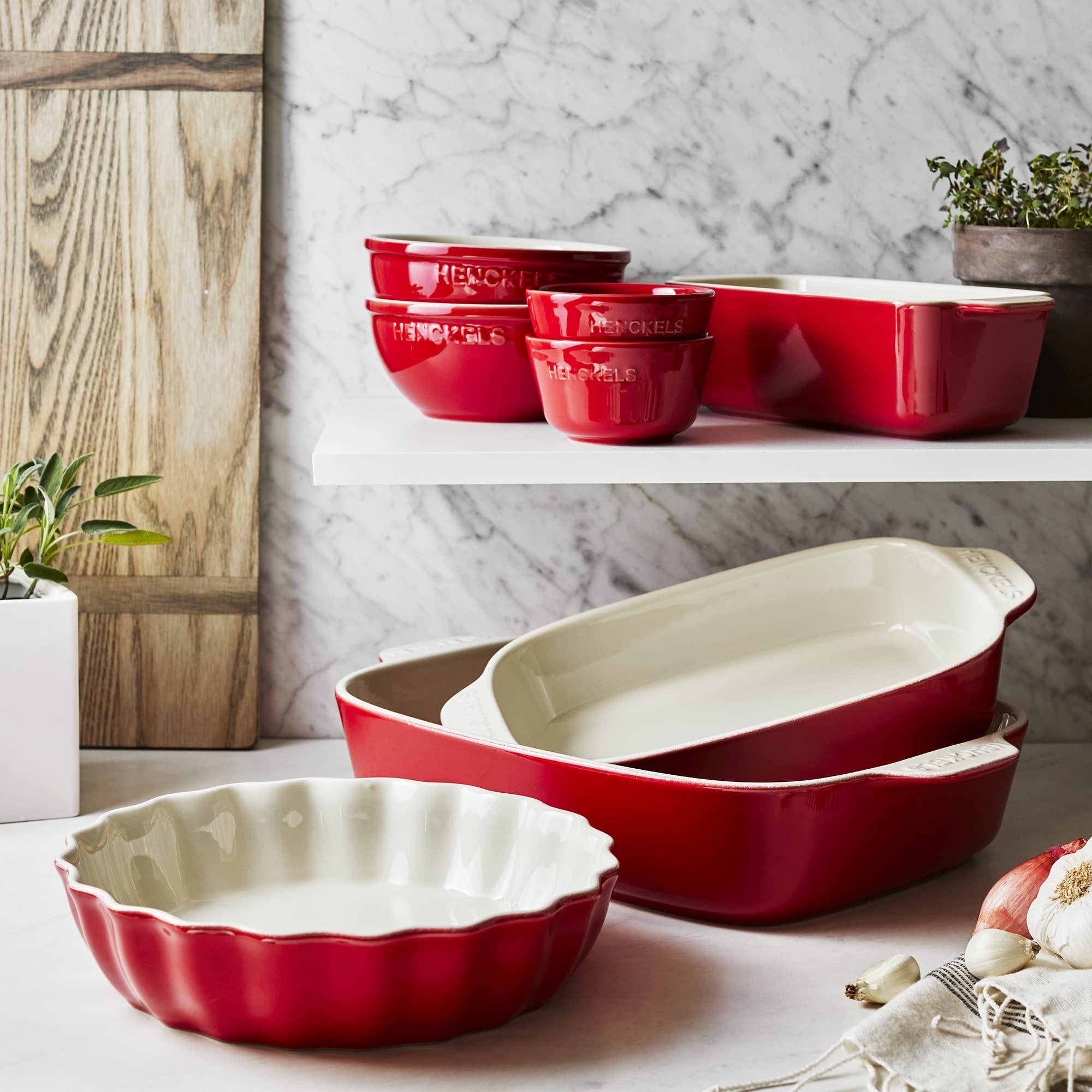 henckels-ceramic-8-piece-mixed-bakeware-serving-set-cherry-red image 3
