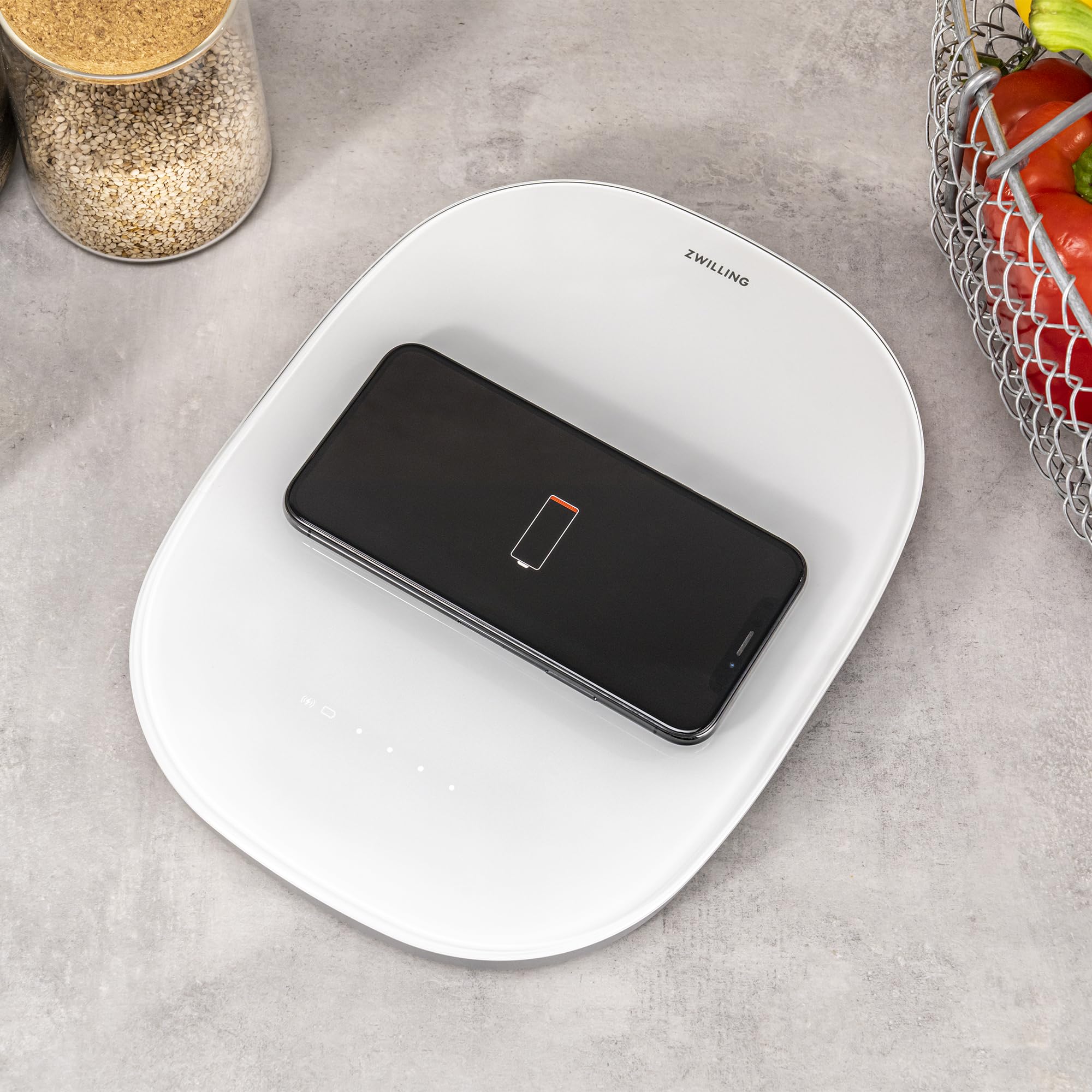 zwilling-enfinigy-2-in-1-digital-kitchen-food-scale-with-wireless-charging-stati image 3