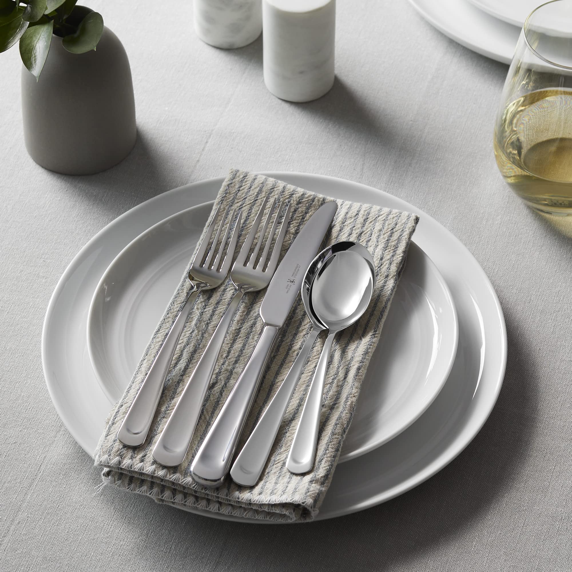 henckels-silvano-45-piece-18-10-stainless-steel-flatware-set-silver image 3