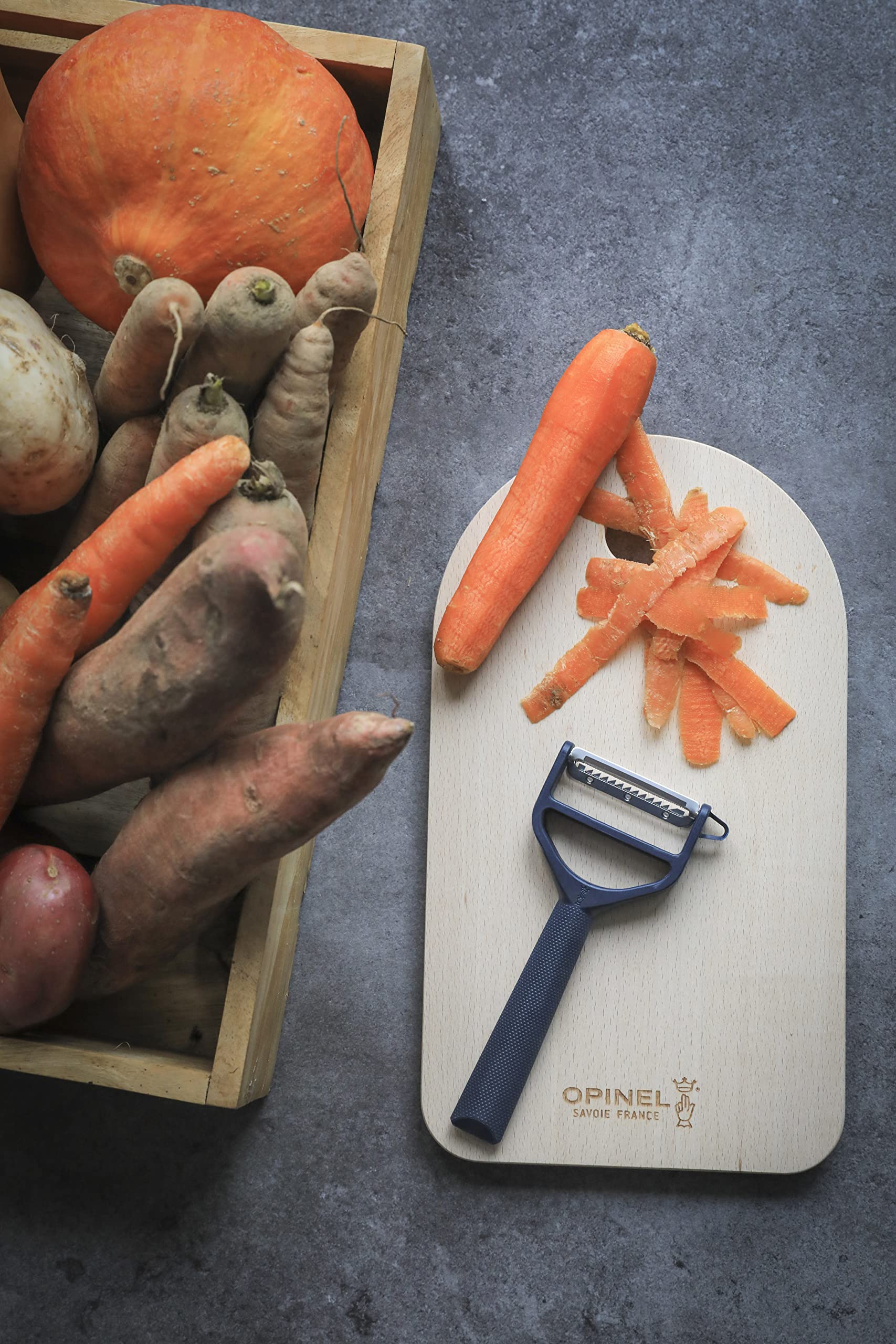 opinel-t-duo-polymer-julienne-peeler-with-double-blade-blue image 4