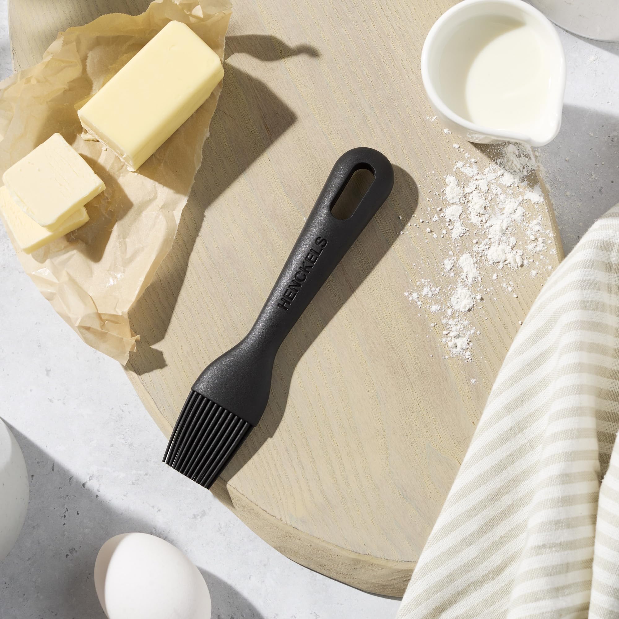 henckels-silicone-onyx-pastry-brush-bpa-free-446-f-heat-resistant-miyabi-brand image 2