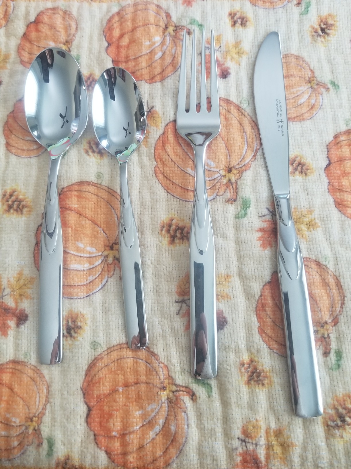 Good set, but forks are a bit thin