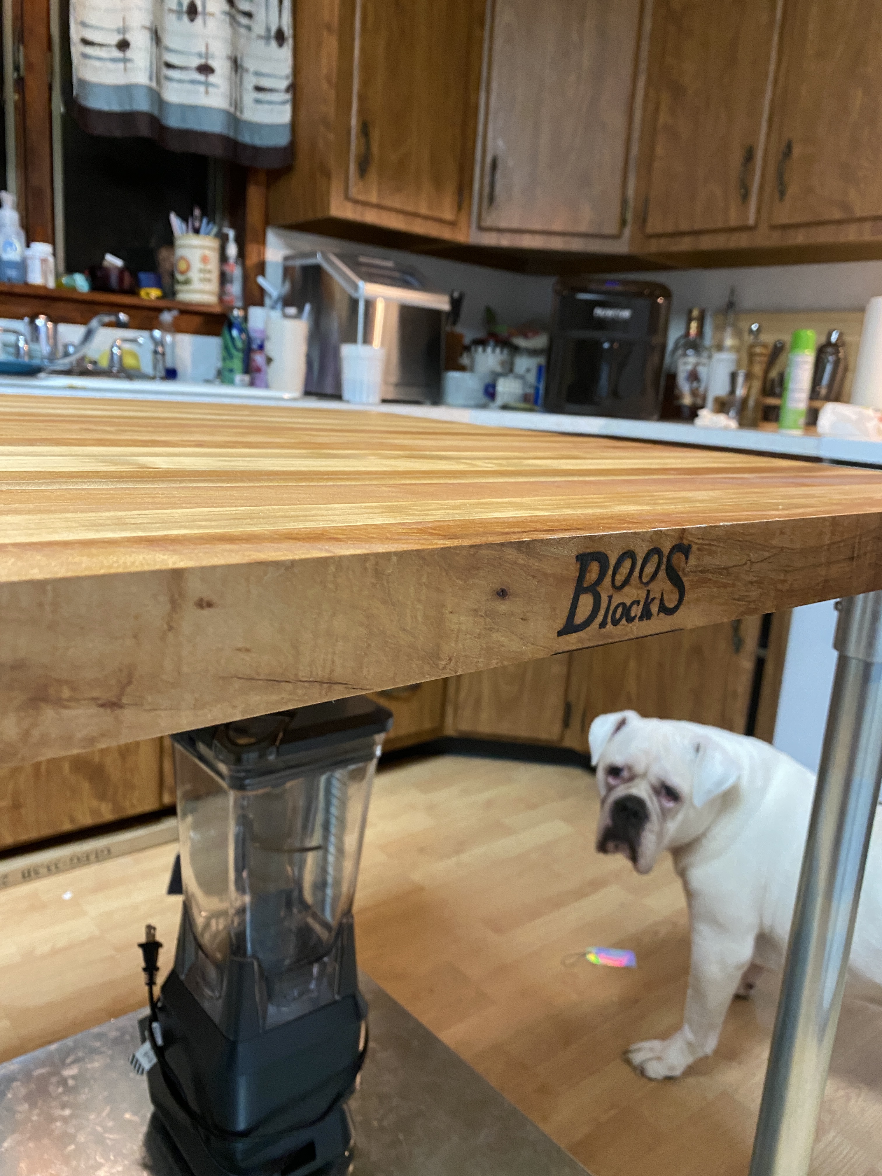 Great table, but assembly is tricky