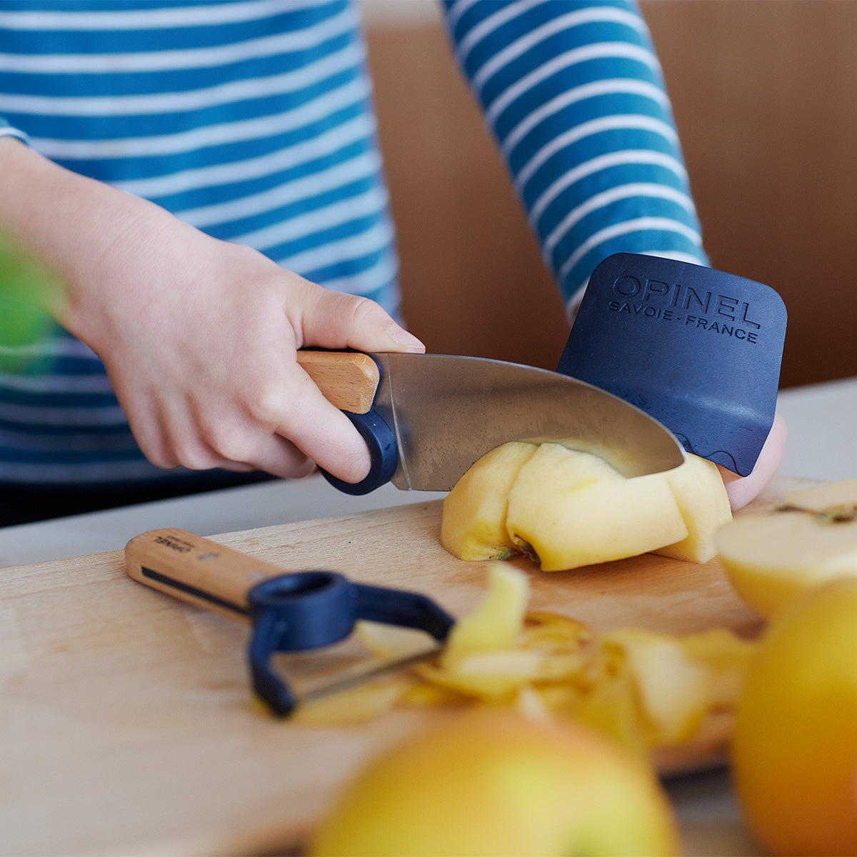 opinel-le-petit-chef-kids-peeler-warehouse-find image 6