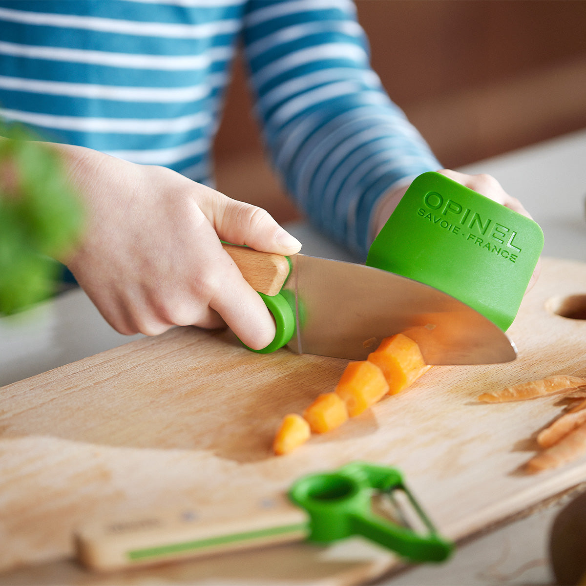 opinel-le-petit-chef-kids-peeler-warehouse-find image 5