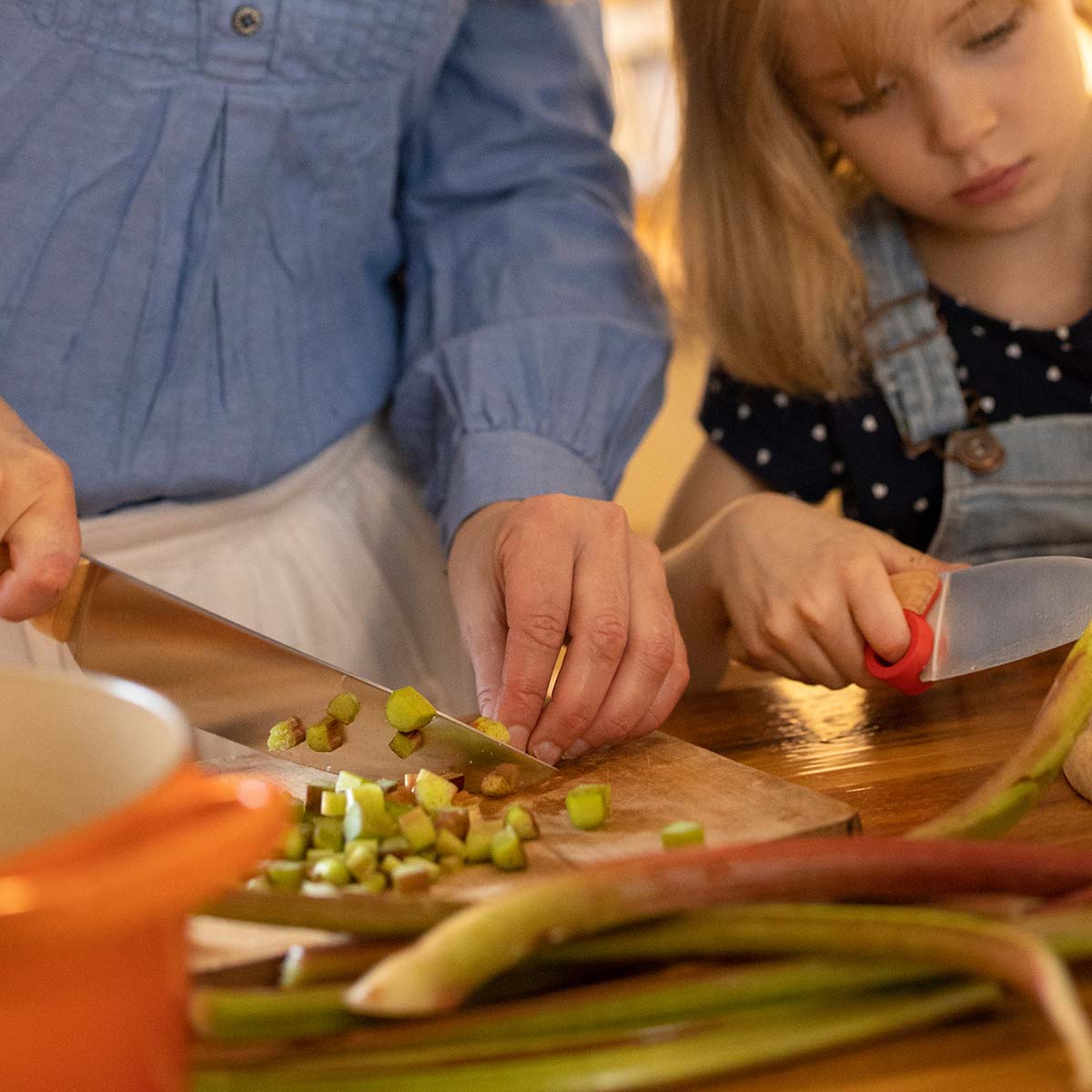 opinel-cooking-together-kit-le-petit-chef-x-les-forg-s-chef-knife image 2
