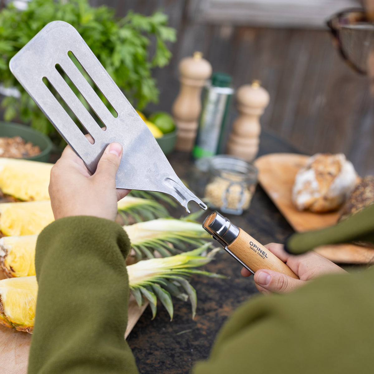 opinel-grilling-set-no-12b-folding-knife-spatula-and-tongs image 3