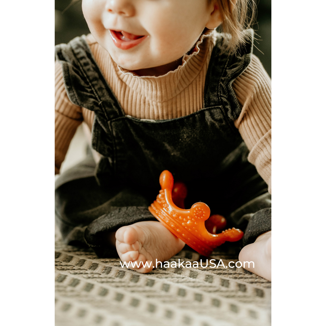 haakaa-silicone-crown-teether-1-pk-amber image 6