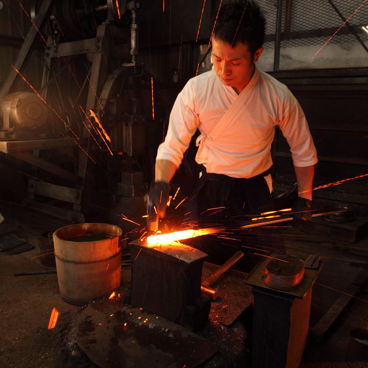 opinel-limited-edition-no-10-shiori-folding-knife-japanese-master-blacksmith-col image 6