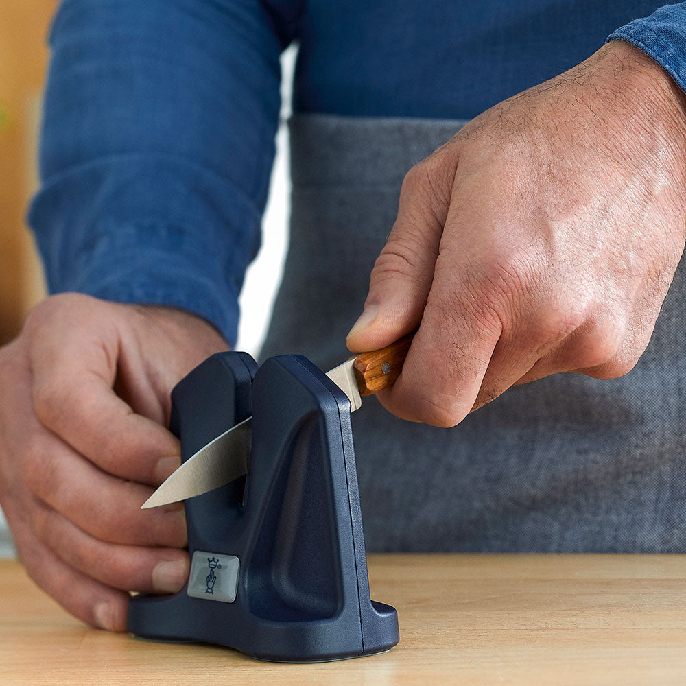 opinel-manual-pull-through-knife-sharpener image 5