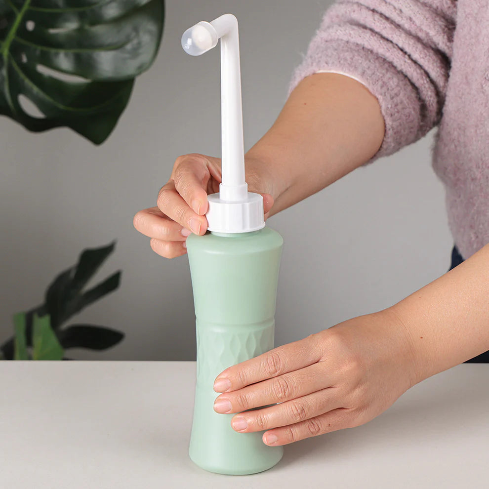 haakaa-pericleanse-bottle-for-postpartum-care image 2