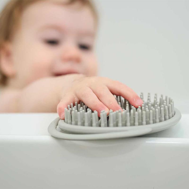 haakaa-silicone-shampoo-brush-1-pk image 8