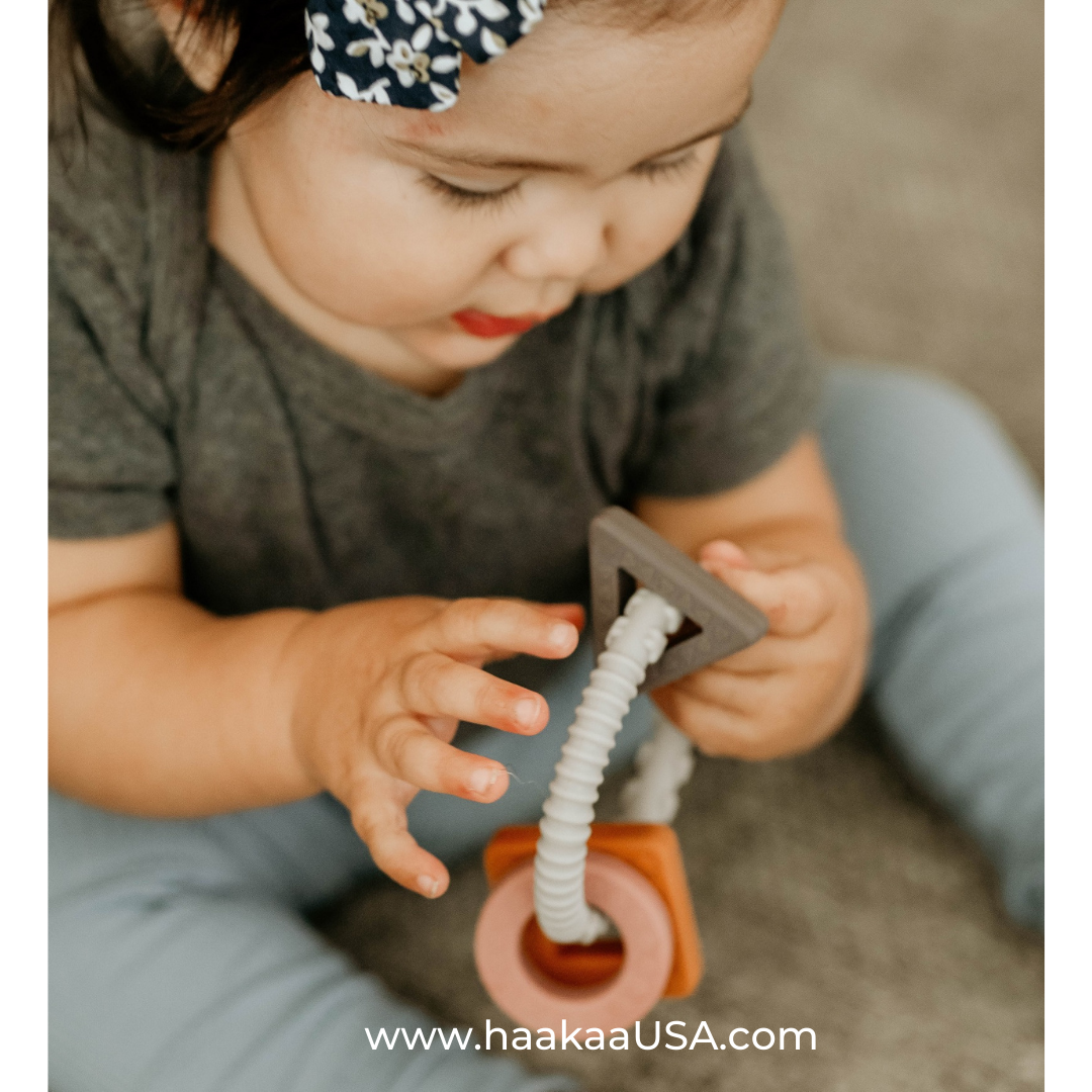 haakaa-silicone-teething-ring-pack-of-4-freezable-teether-for-babies image 3