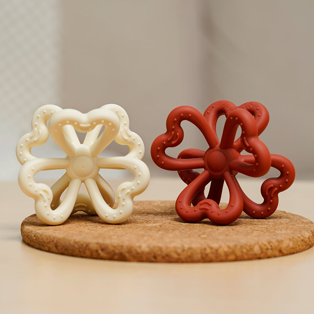 haakaa-silicone-clover-teether-6-leaf-design-1-pack image 6